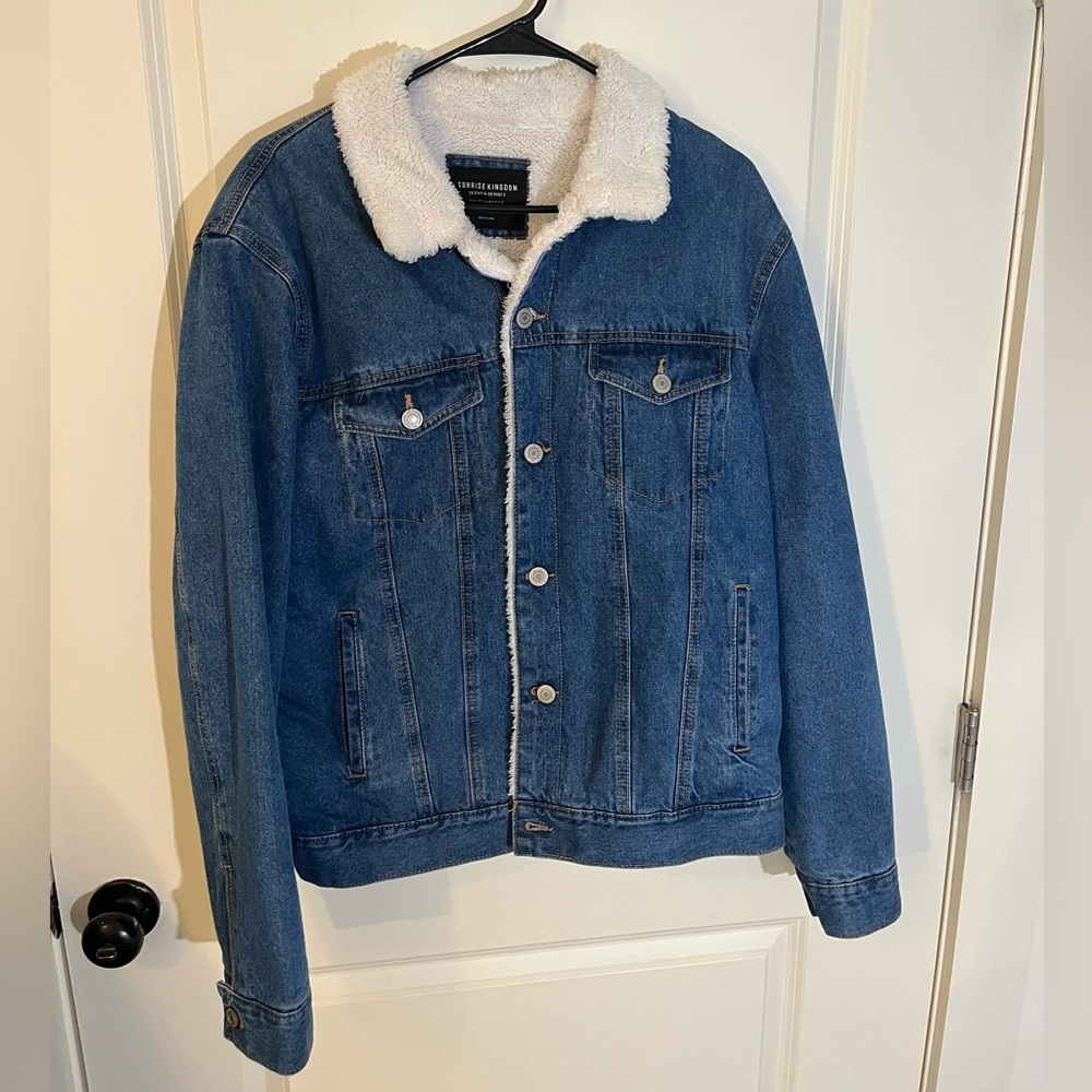 Denim jacket with fluffy interior, size large